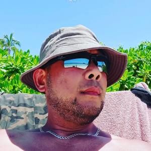 Meet your Posher, Clint